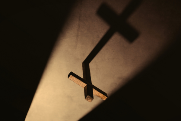 Das Ei, das Huhn und das Kreuz